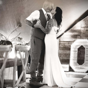 A Wedding Their Way: Jen & Lee’s Lakeside Celebration at Barnacles