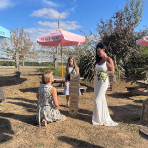 A Wedding Their Way: Jen & Lee’s Lakeside Celebration at Barnacles